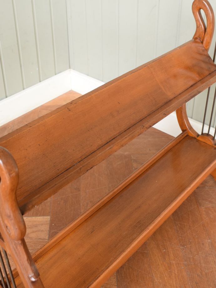 アンティークのおしゃれな本棚