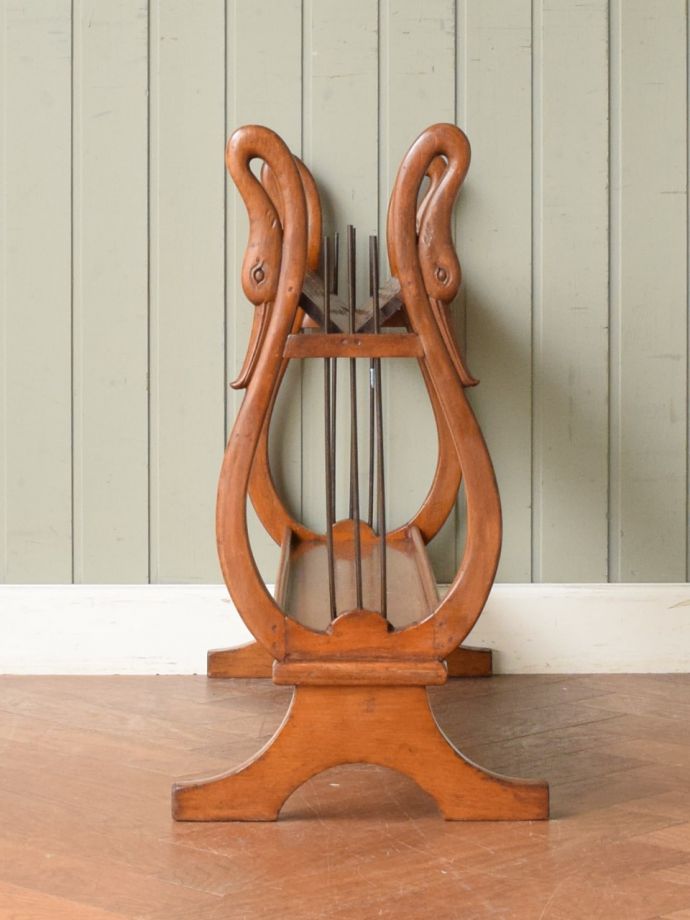 マガジンラックの側面