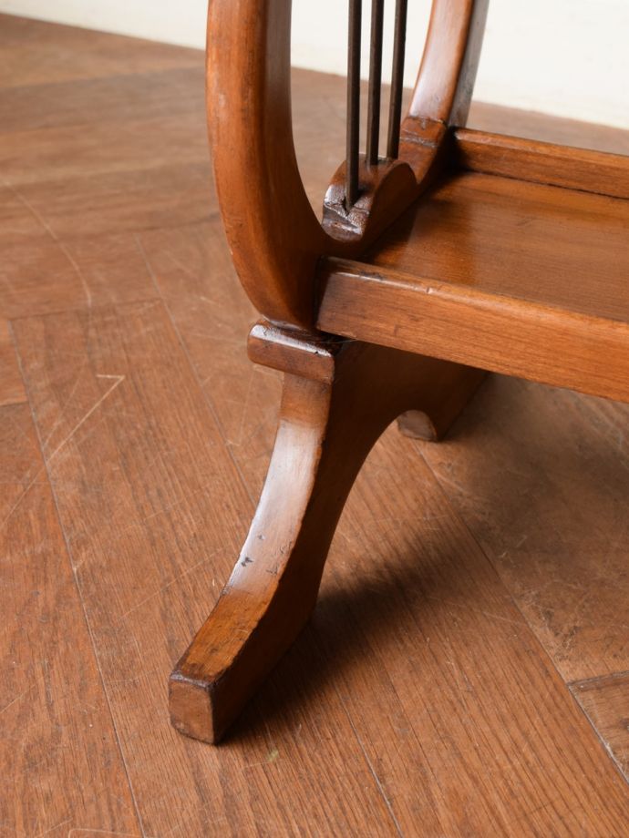 マガジンラックの脚