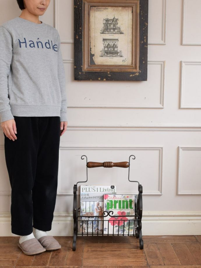 アンティークのおしゃれなマガジンラック