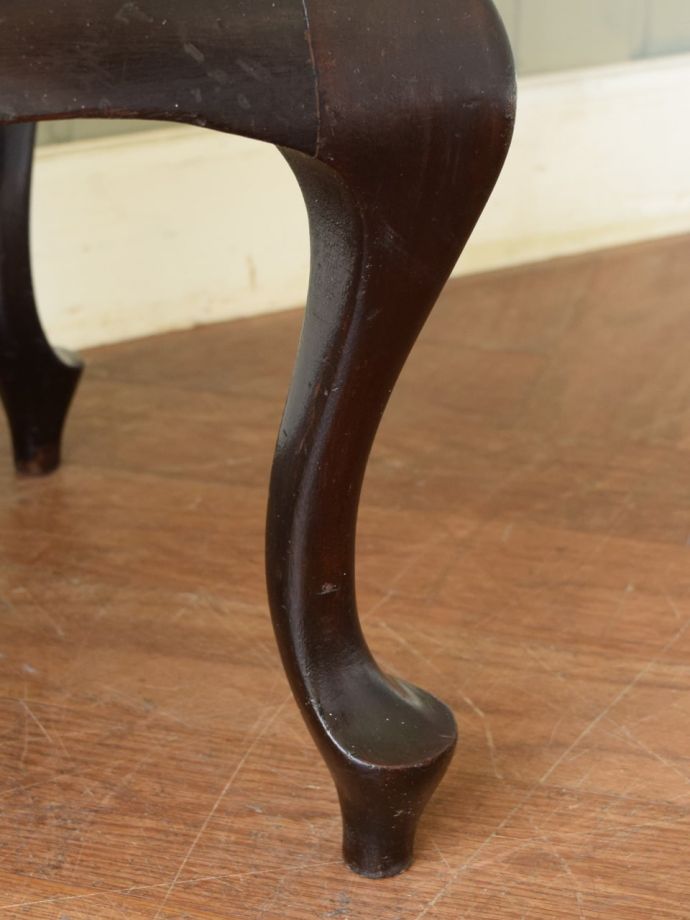 アンティークキャビネットの脚