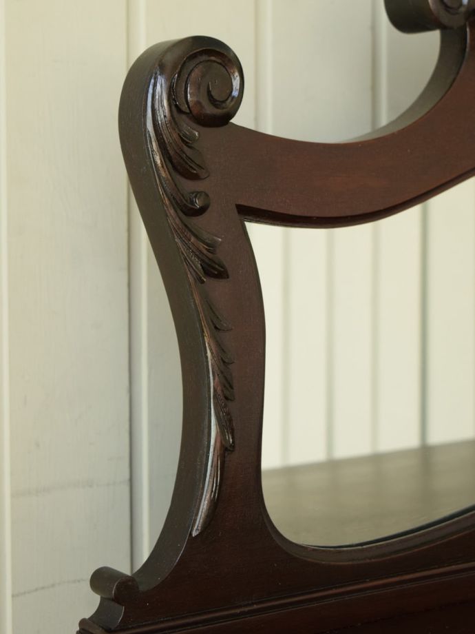 アンティークらしい彫