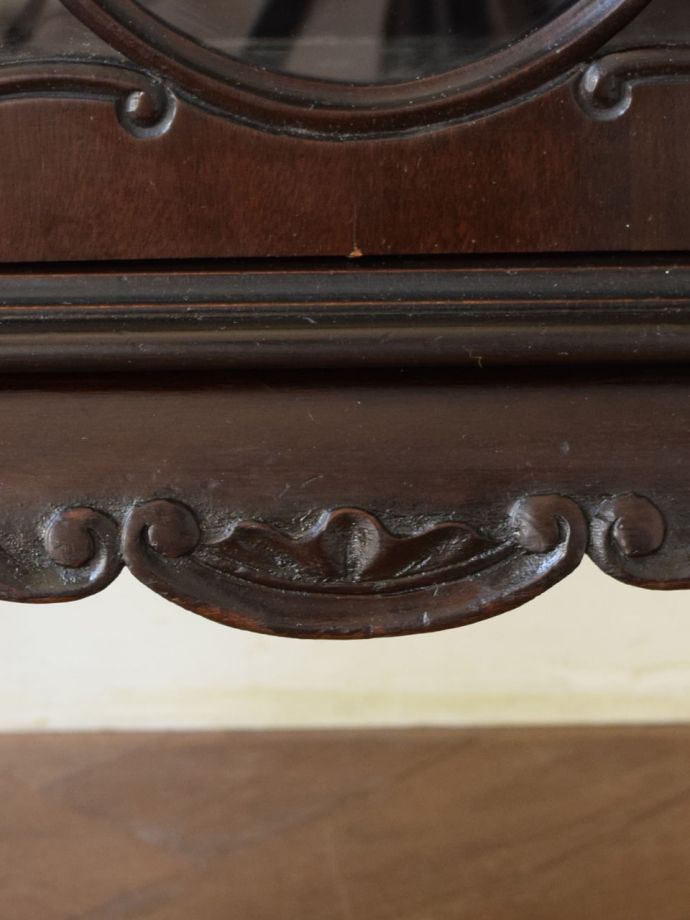 アンティーク家具の装飾