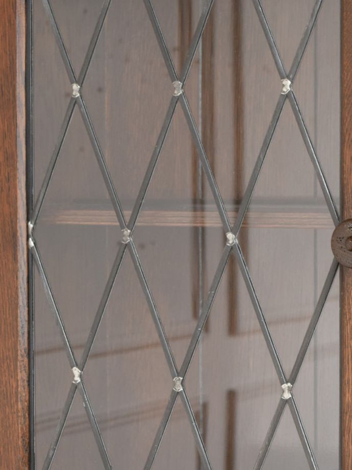 ステンドグラスの扉