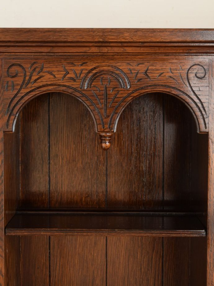 アンティーク家具の装飾