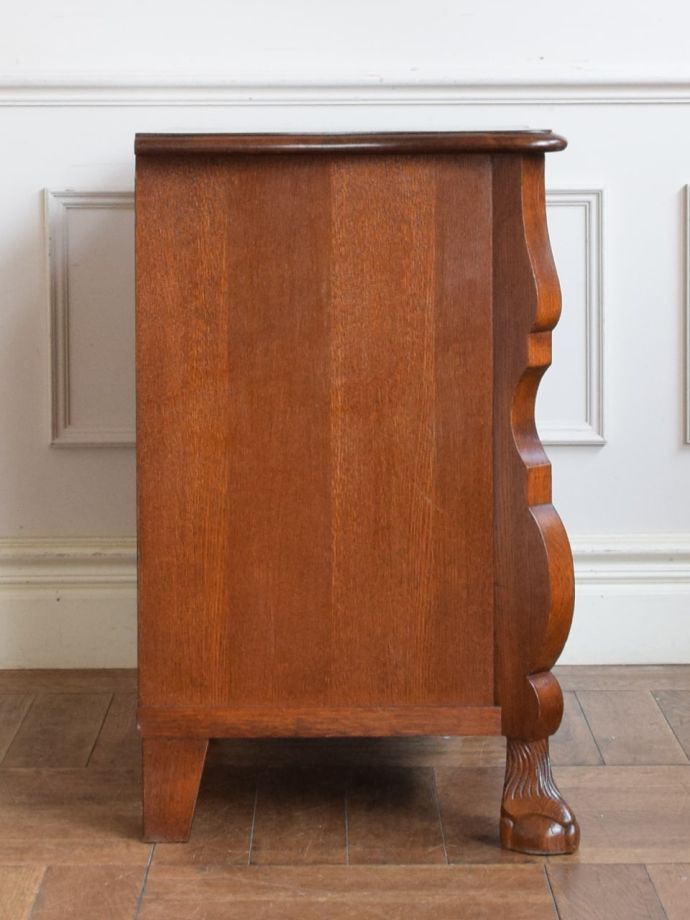 アンティークチェストの側面