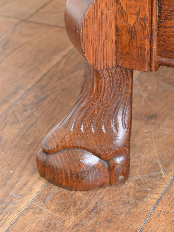 アンティークチェストの脚