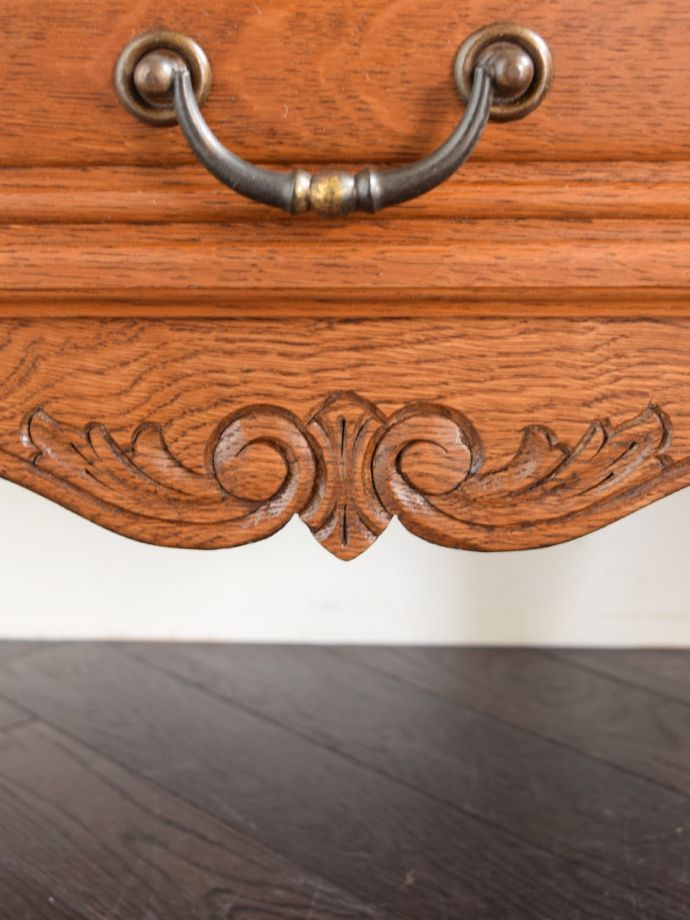 フランスらしい彫