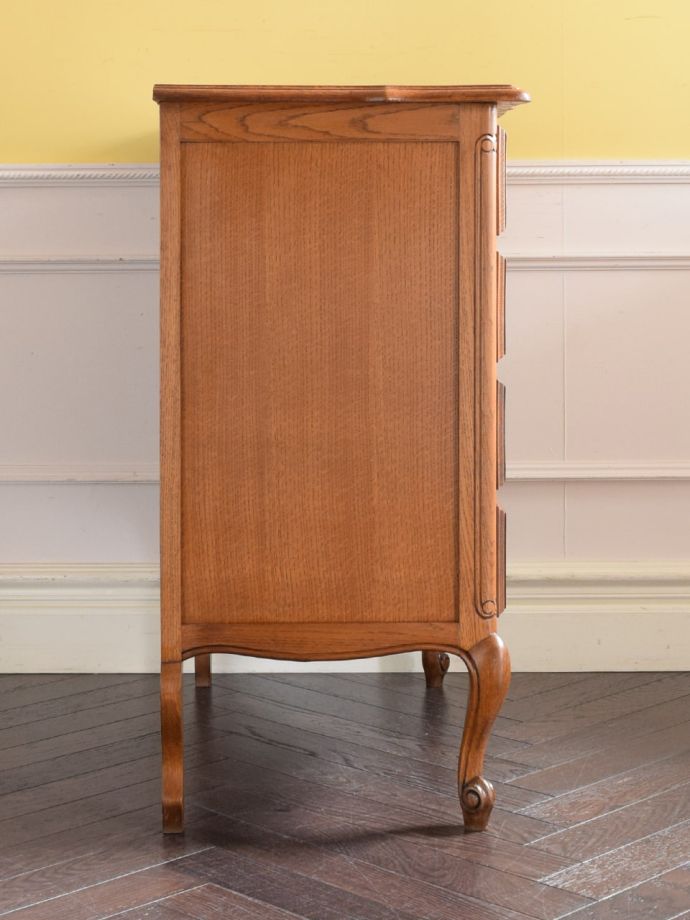 アンティークチェストの側面