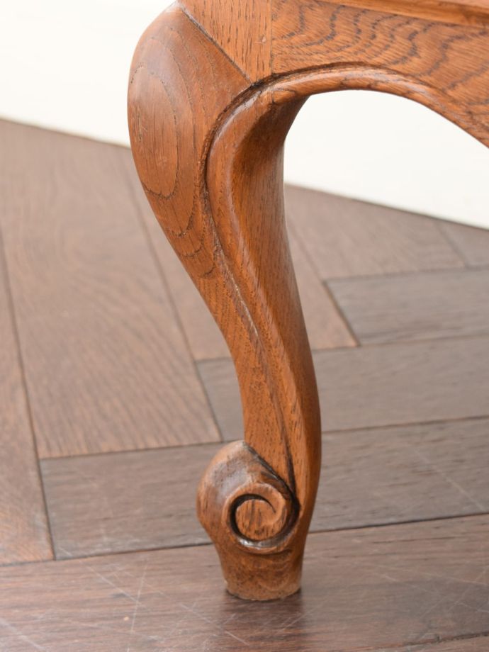 アンティークチェストの脚