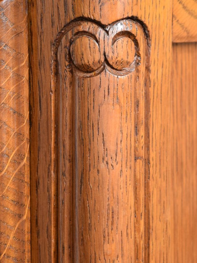 フランスらしい彫