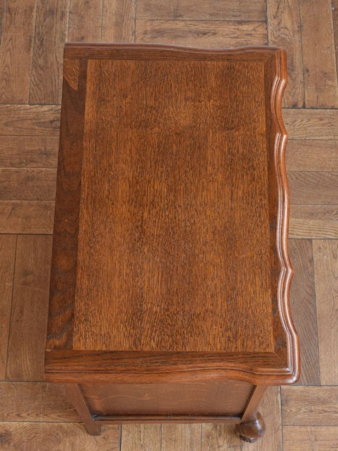 フランスのチェストの天板