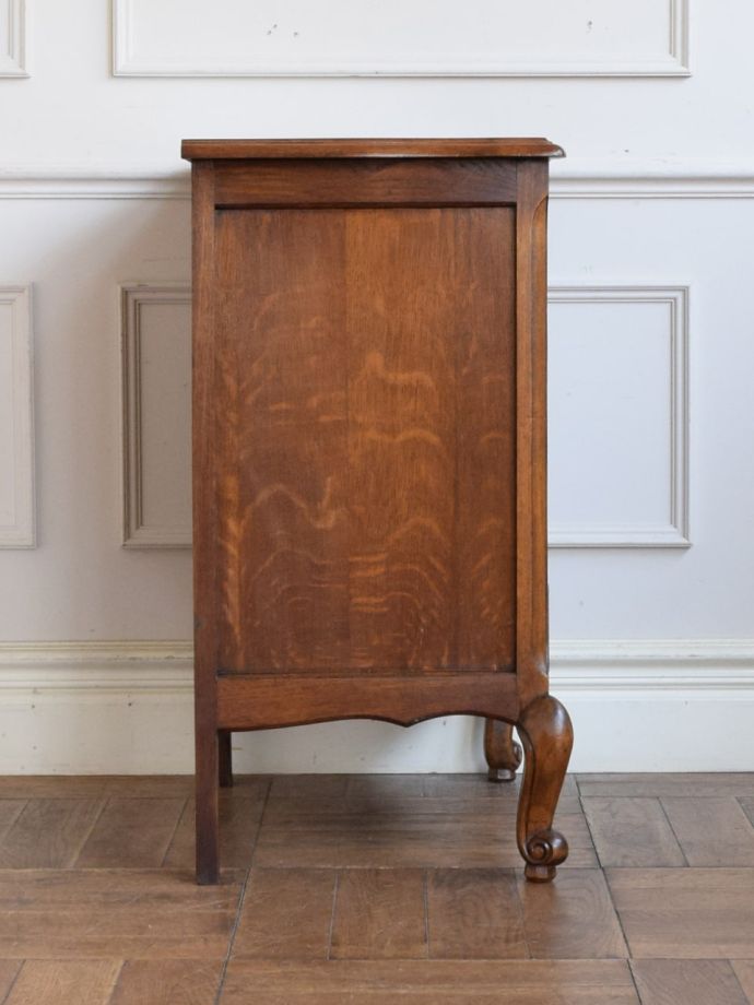 アンティークチェストの側面