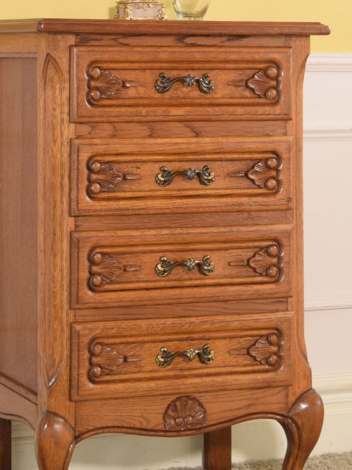 フランスアンティーク家具らしさが漂う装飾