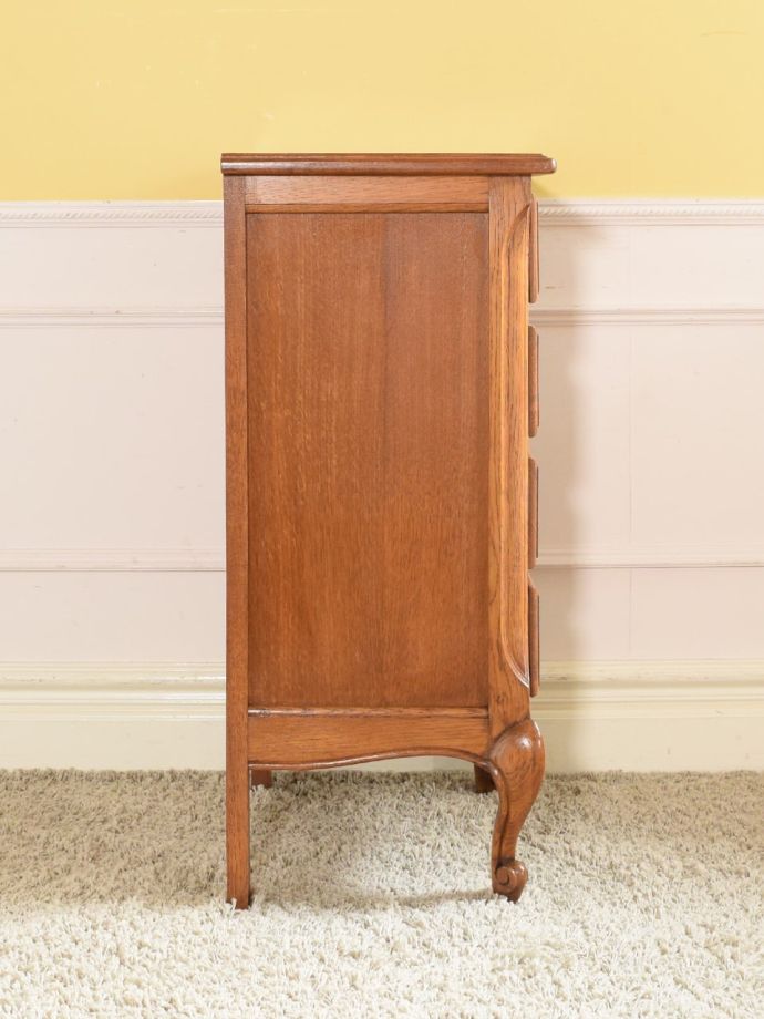 チェストの側面