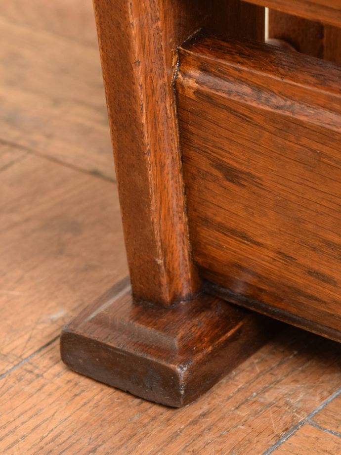 マガジンラックの脚