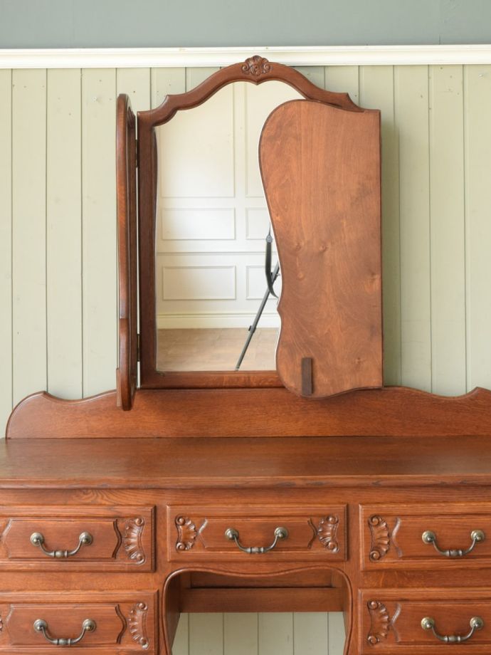 アンティークの三面鏡