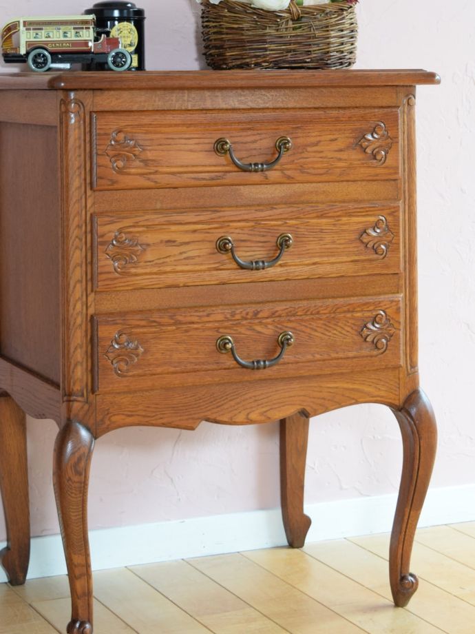 フランスアンティーク家具らしさが漂う装飾