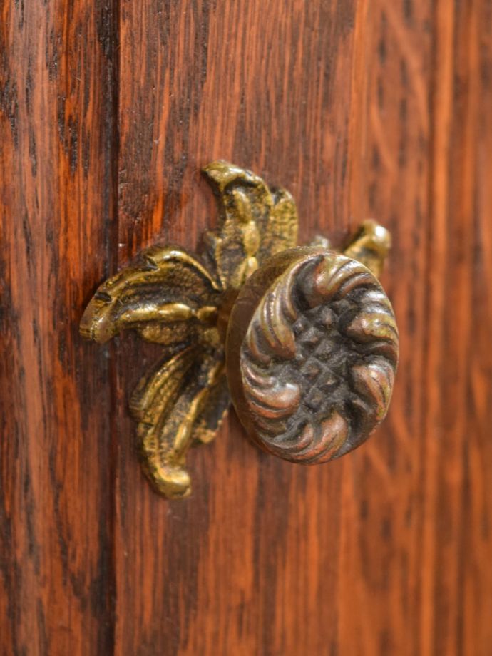 アンティーク家具の取っ手