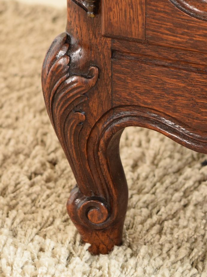 アンティーク家具の脚