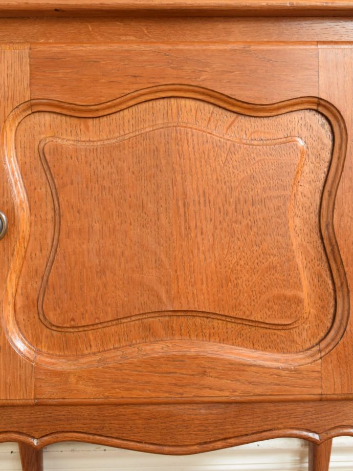 サイドキャビネットの装飾