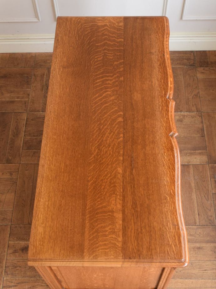 フランスのチェストの天板