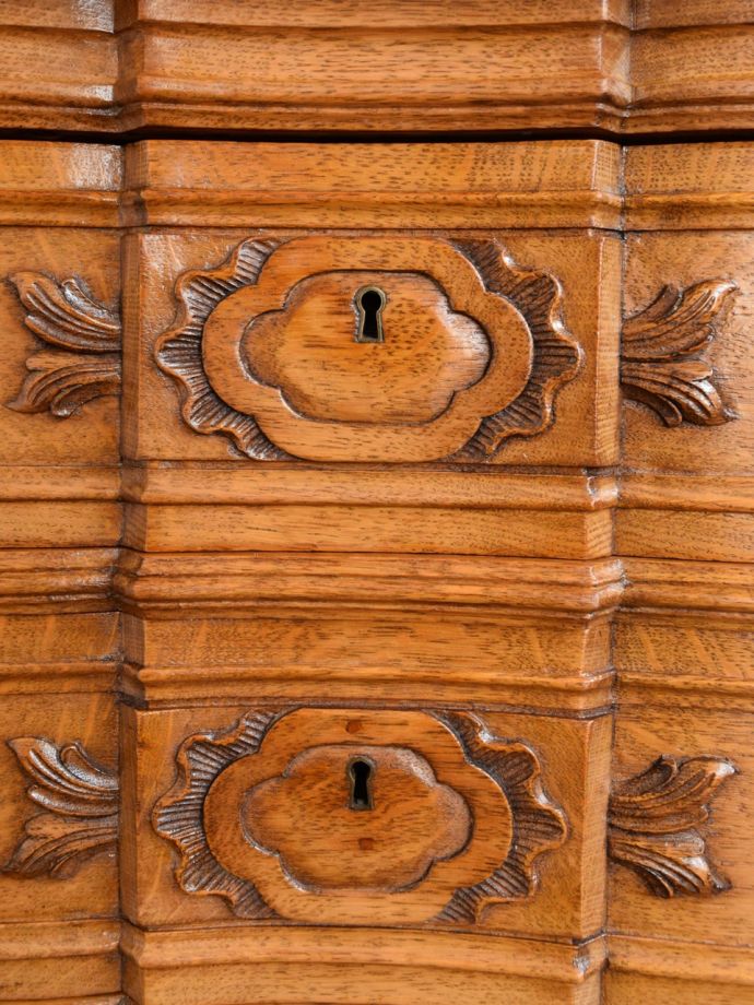 チェストの装飾