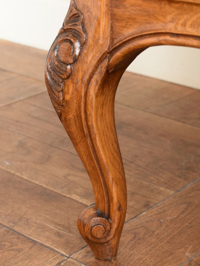 アンティークチェストの脚