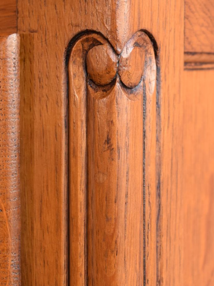 フランスらしい彫