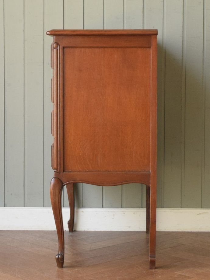 アンティークチェストの側面