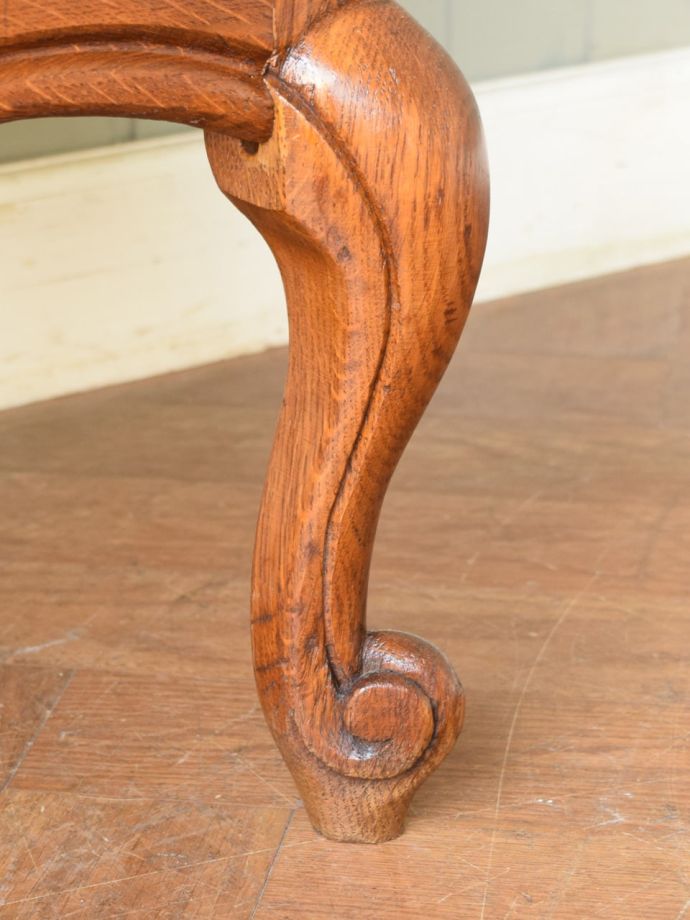 アンティークチェストの脚