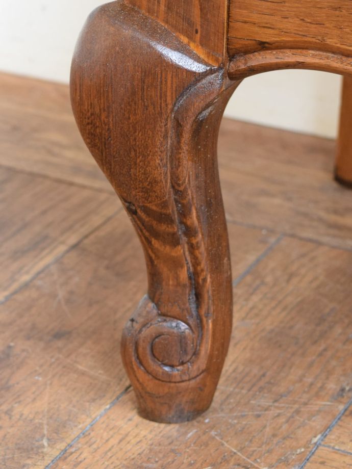 アンティークチェストの脚