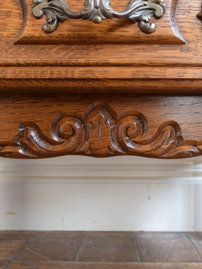 フランスらしい彫