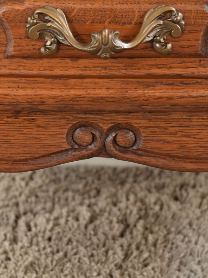 フランスらしい彫