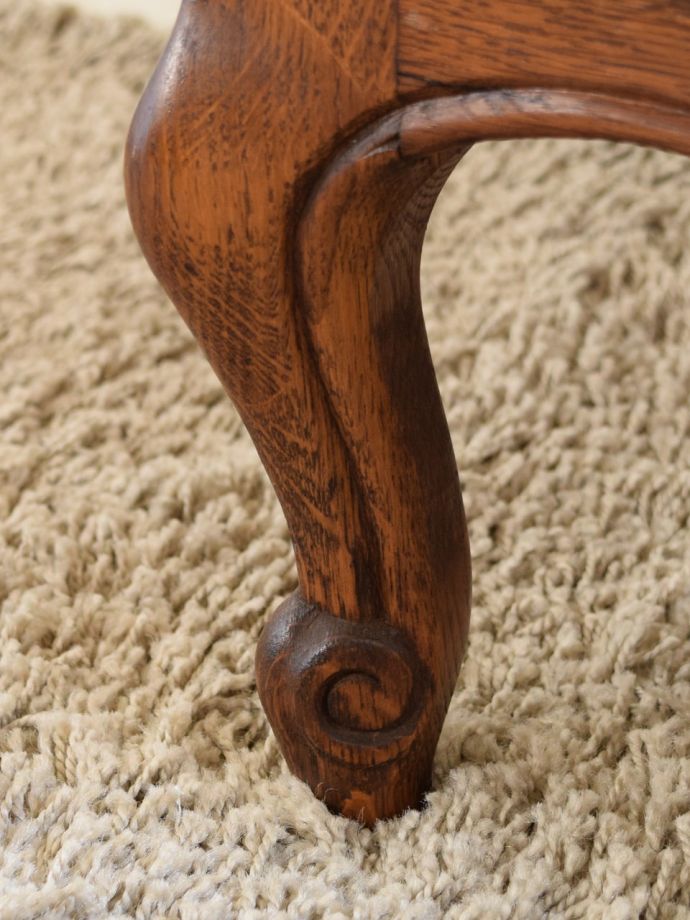 アンティークチェストの脚