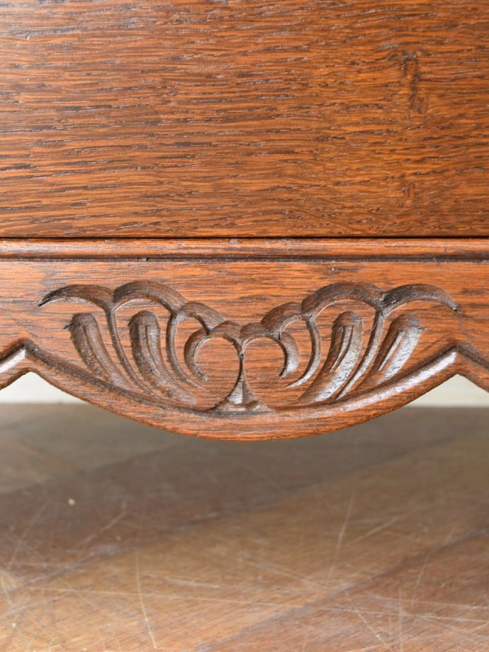 コモードの装飾