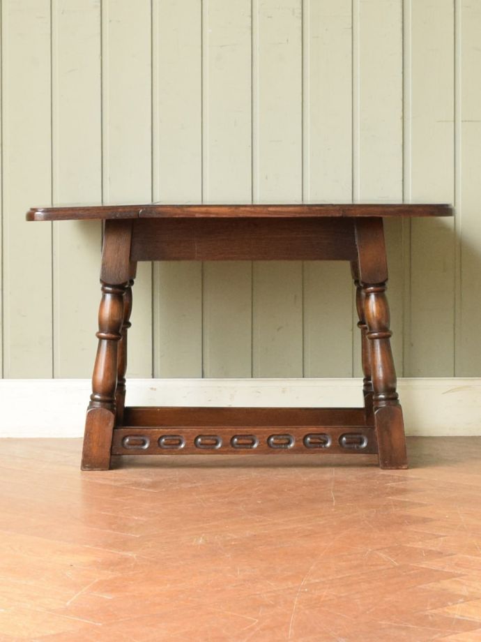 いろんな表情が楽しめるバタフライテーブル