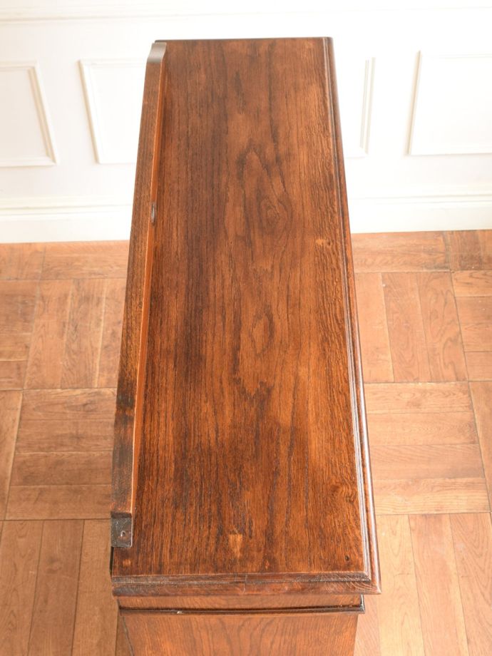 キャビネットの天板