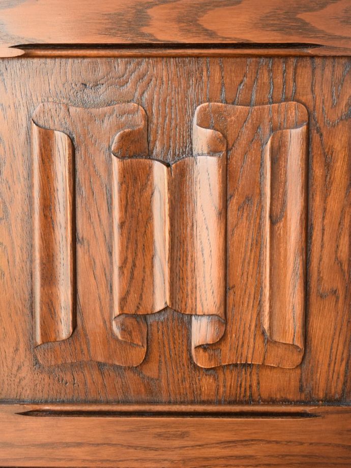 アンティークらしい彫