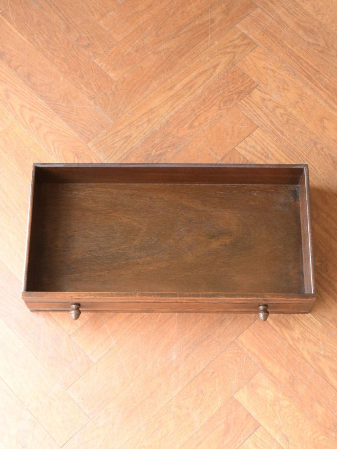 サイドボードの引き出し