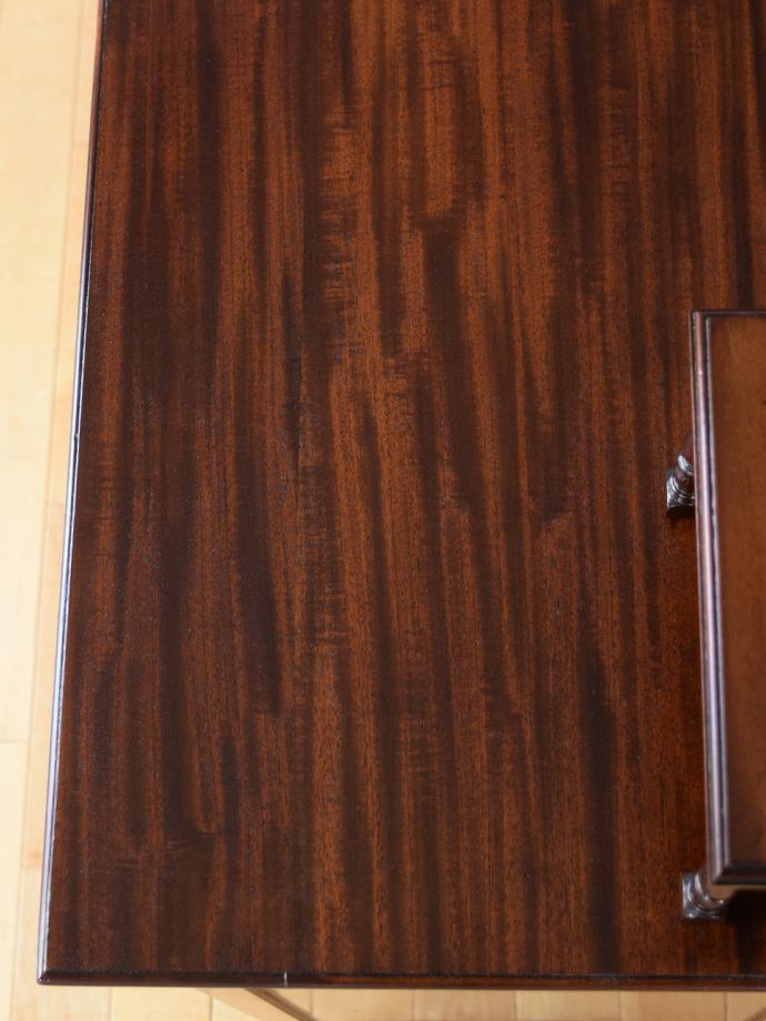 ドレッサーの天板