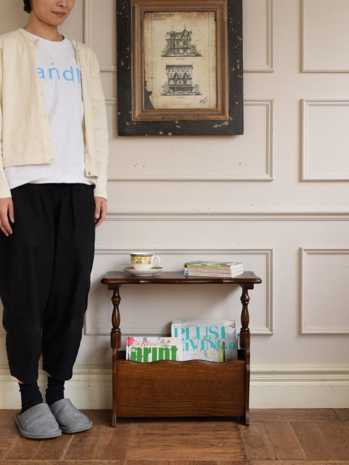 アンティークのおしゃれなマガジンラック