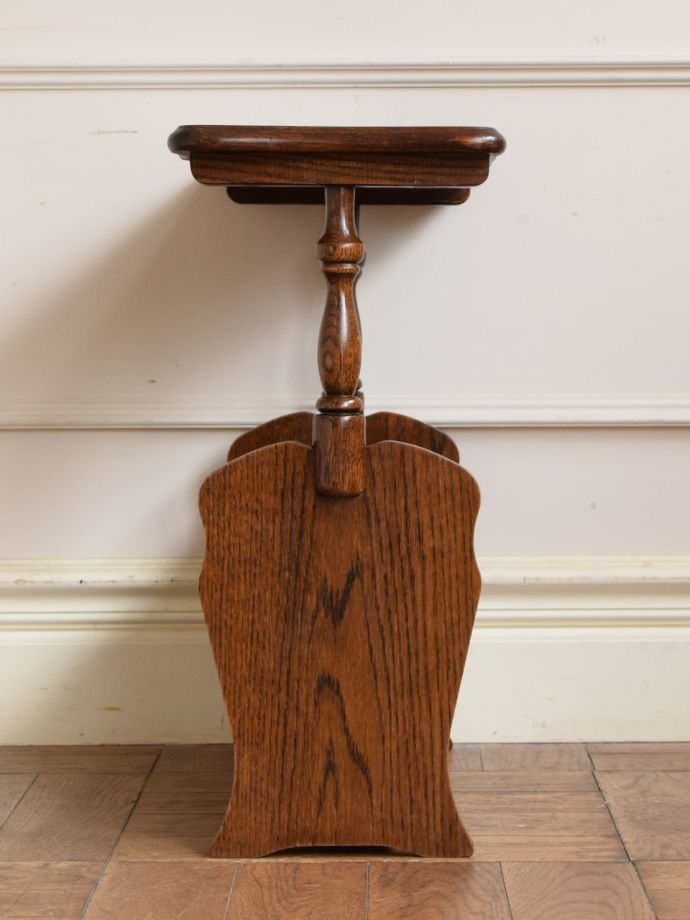 マガジンラックの側面