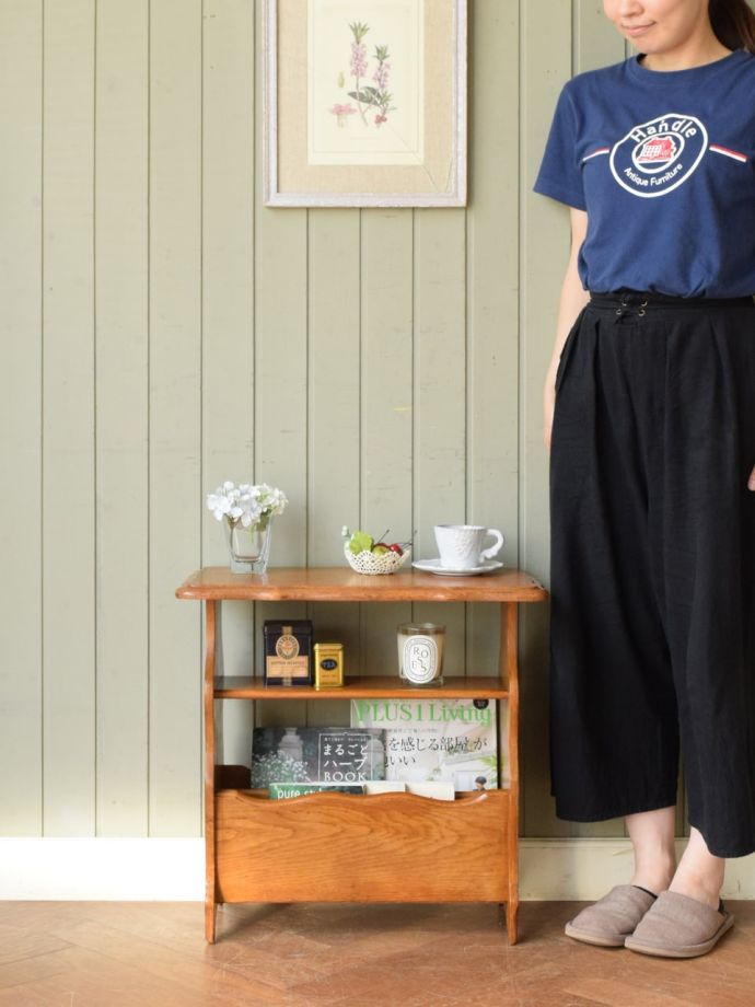 アンティークのおしゃれなマガジンラック