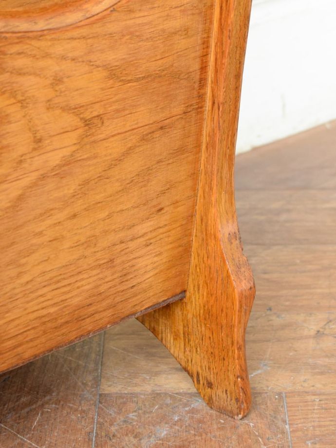 マガジンラックの脚