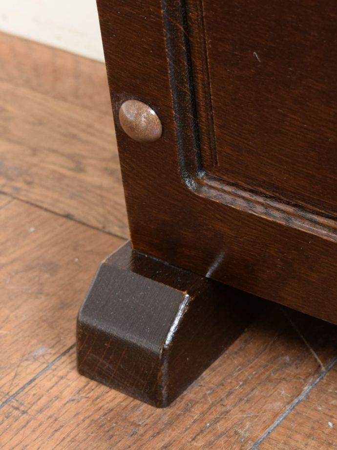 マガジンラックの脚