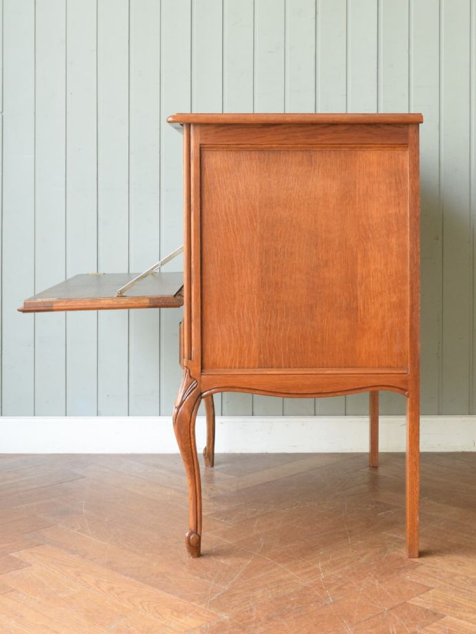 サイドボードの側面