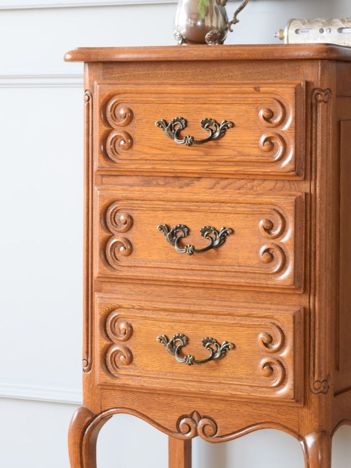 フランスアンティーク家具らしさが漂う装飾