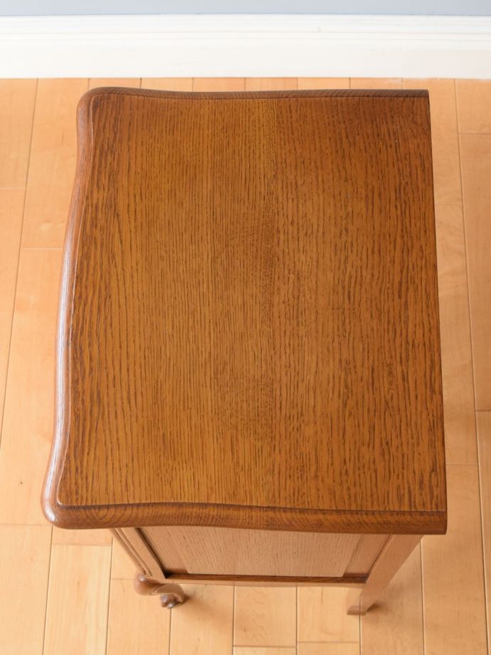 サイドチェストの天板