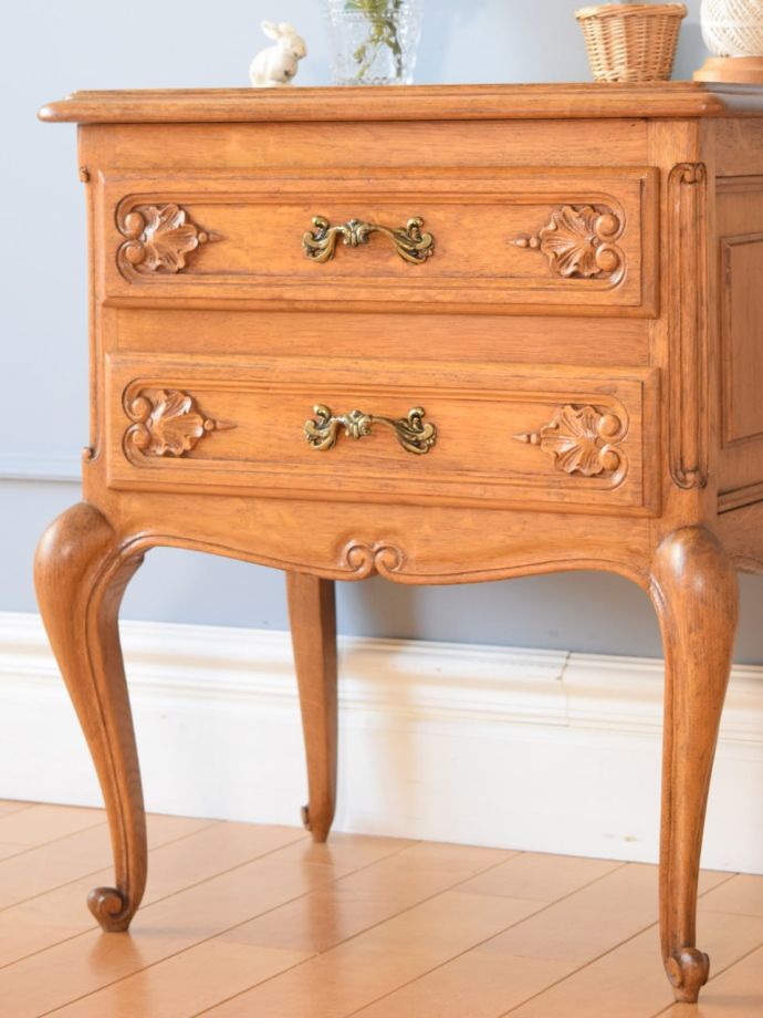 フランスアンティーク家具らしさが漂う装飾